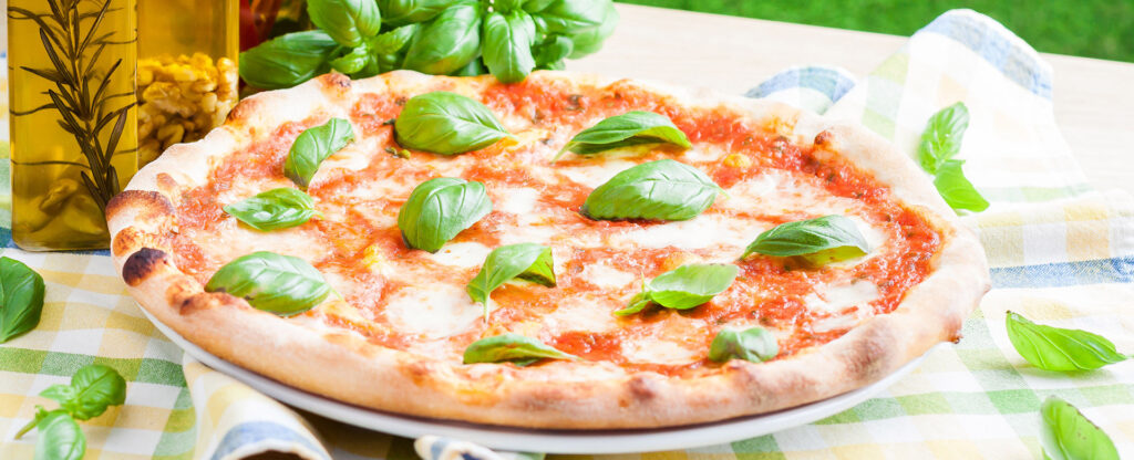 włoska pizza serwowana przez restaurację w Poznaniu